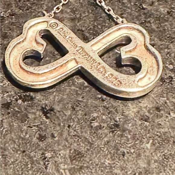 Tiffany & Co. sterling Silver infinity Heart Necklace. - Picture 7 of 7